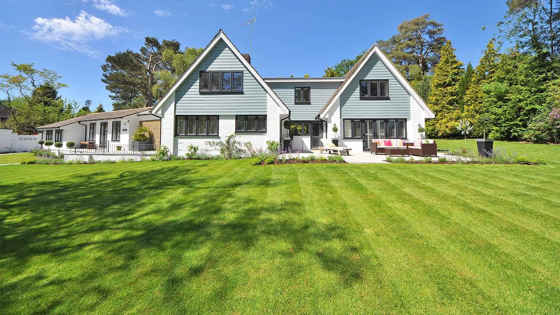 How To Prepare For A Lush & Healthy Lawn All Summer